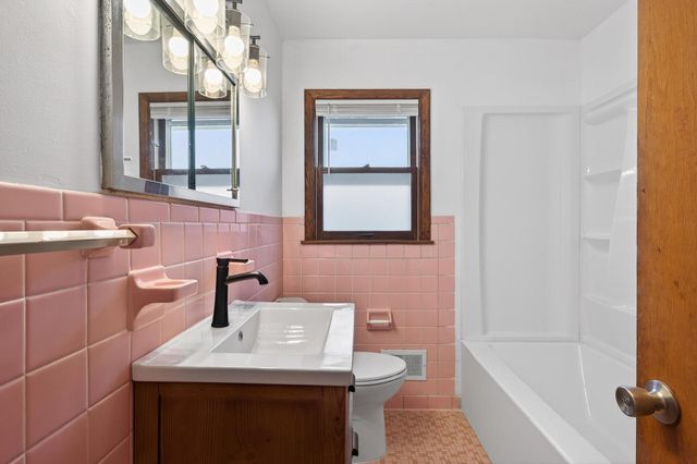5608 -5610 28th Avenue S, Minneapolis, MN 55417
