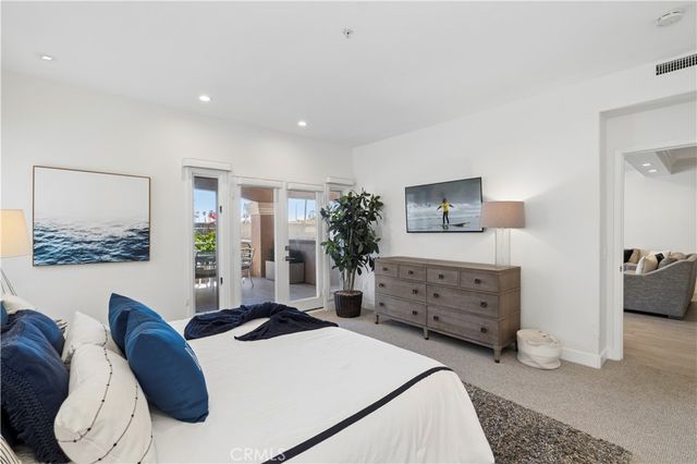 1900 Pacific Coast 9, Huntington Beach, CA 92648