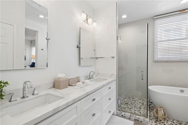 1900 Pacific Coast 9, Huntington Beach, CA 92648