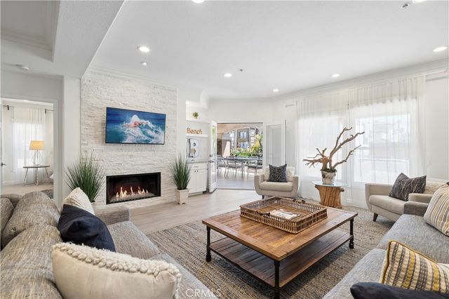 1900 Pacific Coast 9, Huntington Beach, CA 92648