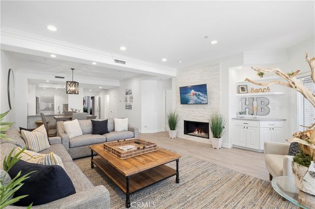 1900 Pacific Coast 9, Huntington Beach, CA 92648