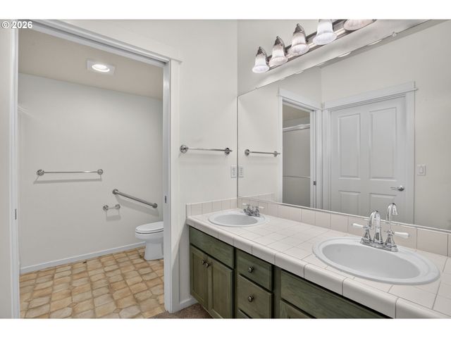7095 Ne ROCKY BROOK St, Hillsboro, OR 97124