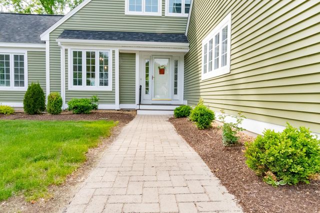152 Straw Hill Road, Manchester, NH 03104