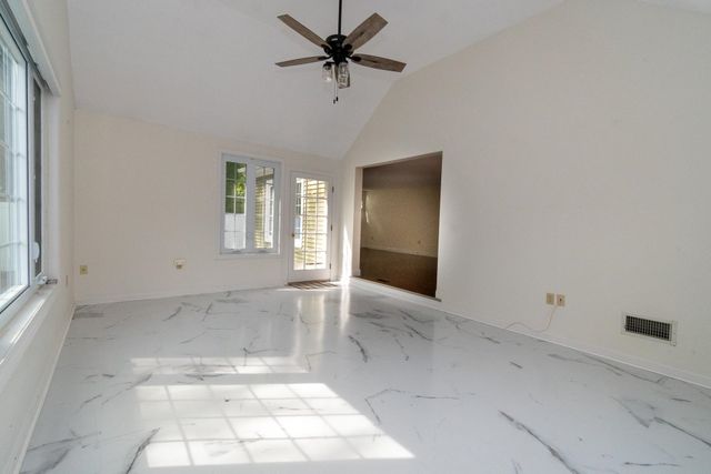 152 Straw Hill Road, Manchester, NH 03104