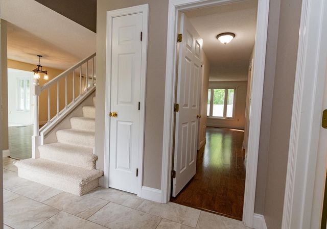 152 Straw Hill Road, Manchester, NH 03104