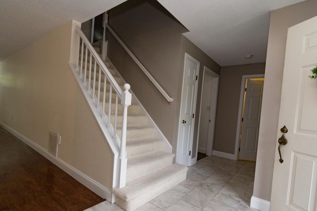 152 Straw Hill Road, Manchester, NH 03104