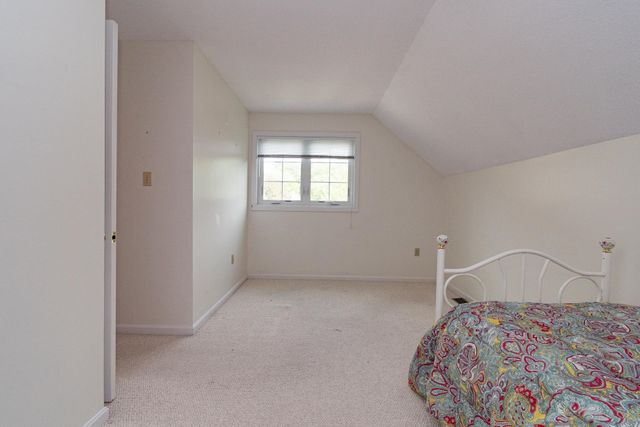 152 Straw Hill Road, Manchester, NH 03104