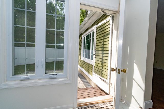 152 Straw Hill Road, Manchester, NH 03104
