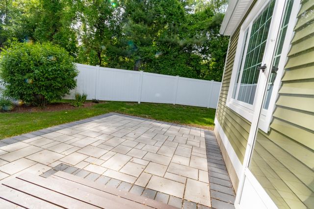 152 Straw Hill Road, Manchester, NH 03104