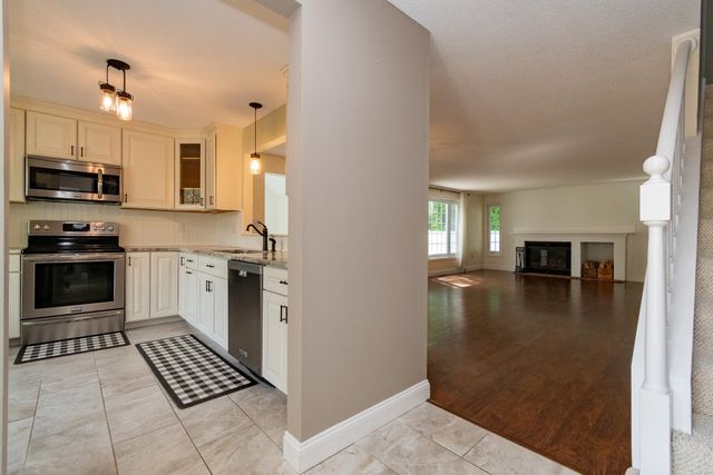 152 Straw Hill Road, Manchester, NH 03104