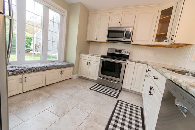 152 Straw Hill Road, Manchester, NH 03104