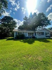 909 Baird Street, Cleburne, TX 76033