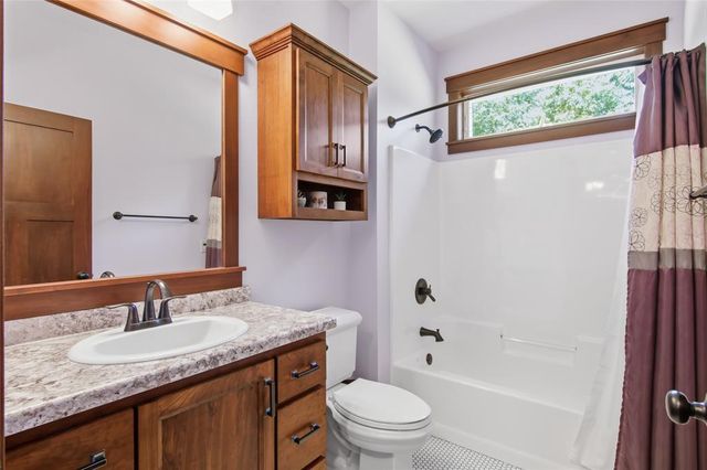 1347 Howard Drive, Eau Claire, WI 54701