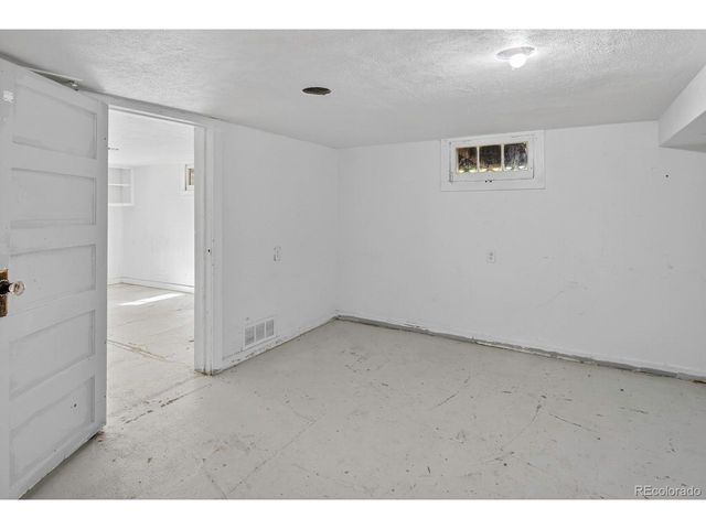 222 Bowen St, Longmont, CO 80501