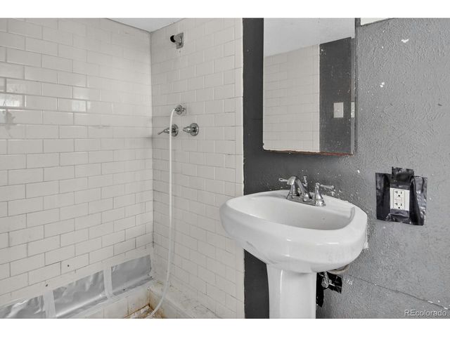 222 Bowen St, Longmont, CO 80501