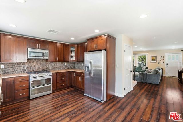 1020 N Garfield Avenue, Pasadena, CA 91104