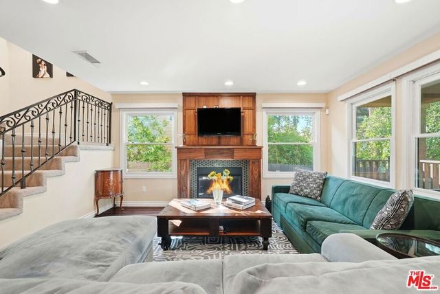 1020 N Garfield Avenue, Pasadena, CA 91104