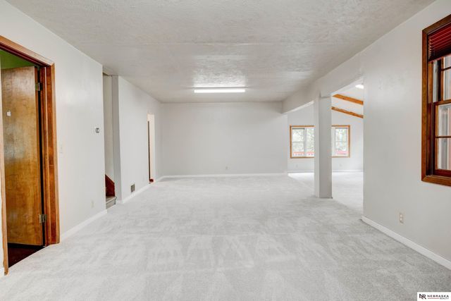 9861 N 60th Street, Omaha, NE 68152