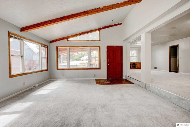 9861 N 60th Street, Omaha, NE 68152