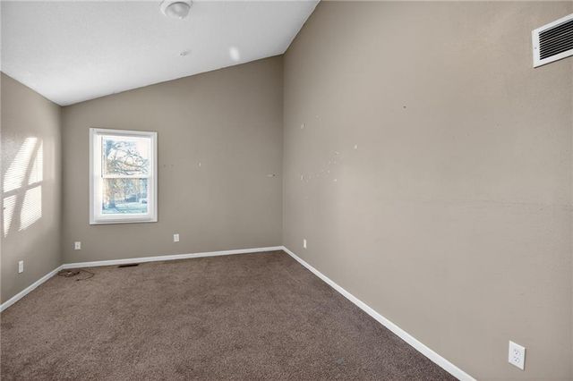 405 S BELLEMERE Road, Blue Springs, MO 64015