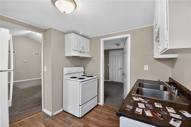 405 S BELLEMERE Road, Blue Springs, MO 64015