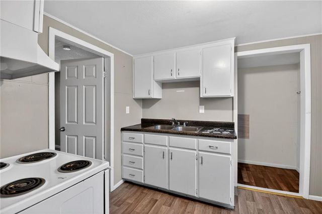 405 S BELLEMERE Road, Blue Springs, MO 64015