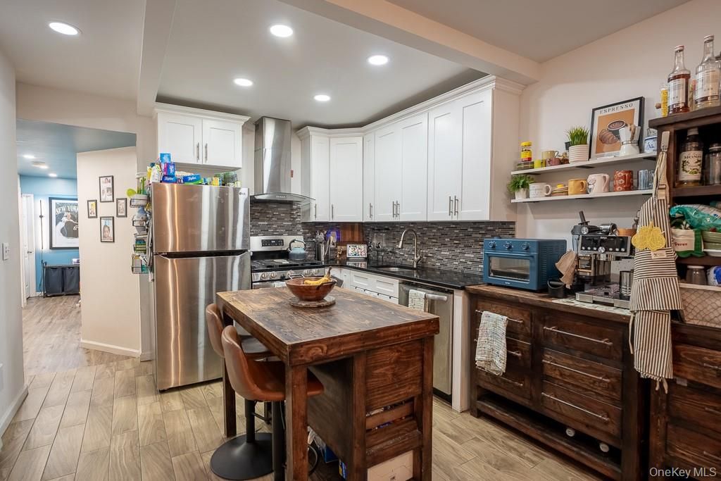 1616 Taylor Avenue, Bronx, NY 10460 — photo 3