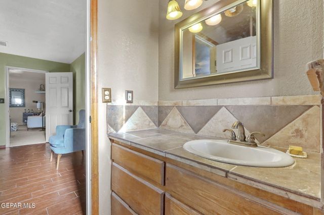 702 CEDAR Street, Anthony, TX 79821