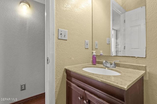 702 CEDAR Street, Anthony, TX 79821