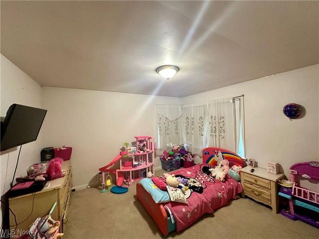 1004 N Bentley Avenue, Niles, OH 44446