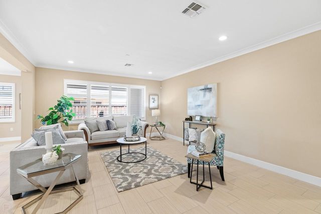 18481 Keswick Dr, Lathrop, CA 95330