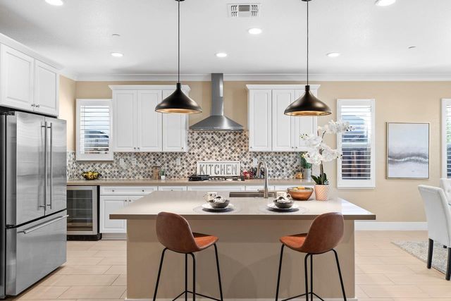 18481 Keswick Dr, Lathrop, CA 95330