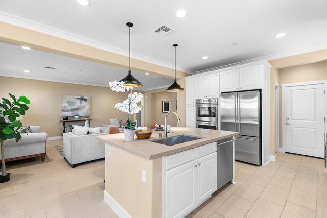 18481 Keswick Dr, Lathrop, CA 95330