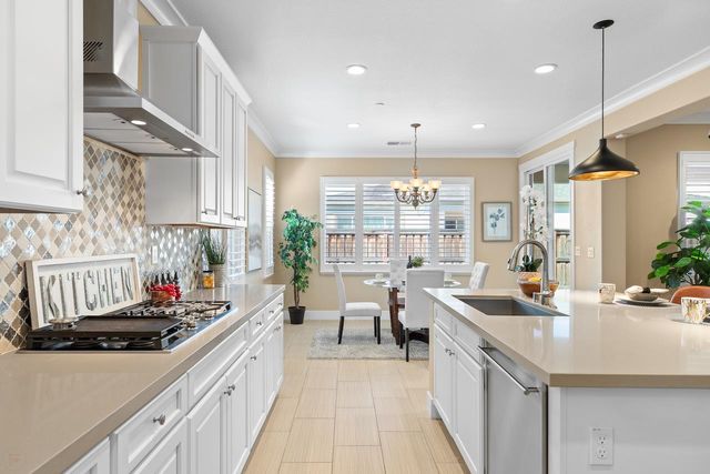 18481 Keswick Dr, Lathrop, CA 95330