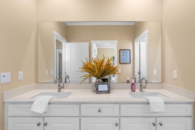 18481 Keswick Dr, Lathrop, CA 95330