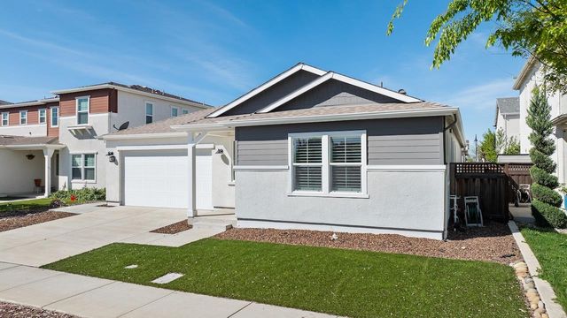 18481 Keswick Dr, Lathrop, CA 95330