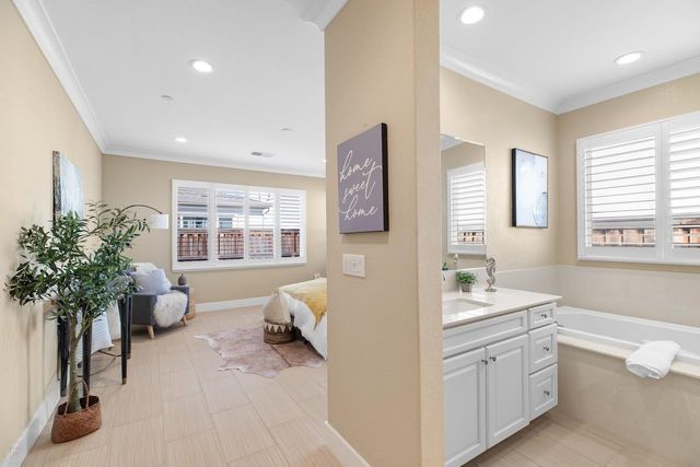 18481 Keswick Dr, Lathrop, CA 95330