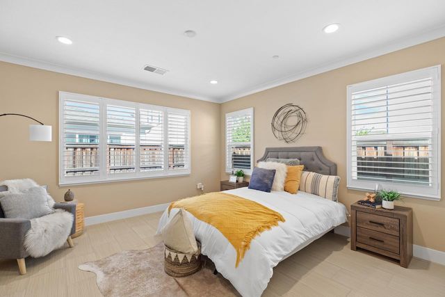 18481 Keswick Dr, Lathrop, CA 95330