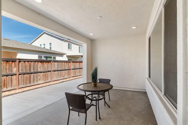 18481 Keswick Dr, Lathrop, CA 95330