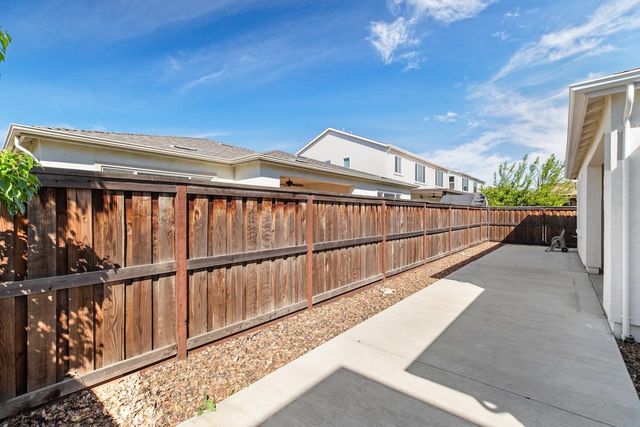 18481 Keswick Dr, Lathrop, CA 95330