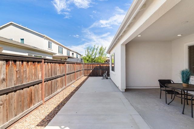 18481 Keswick Dr, Lathrop, CA 95330