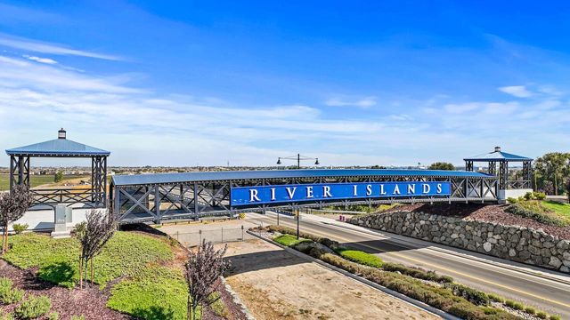 18481 Keswick Dr, Lathrop, CA 95330