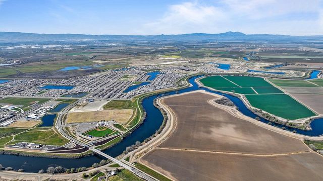 18481 Keswick Dr, Lathrop, CA 95330