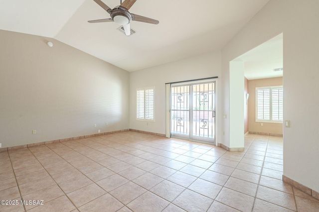 312 N Cedar Crest Drive, Green Valley, AZ 85614