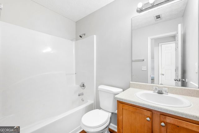 719 Tullamore Way, Hampton, GA 30228