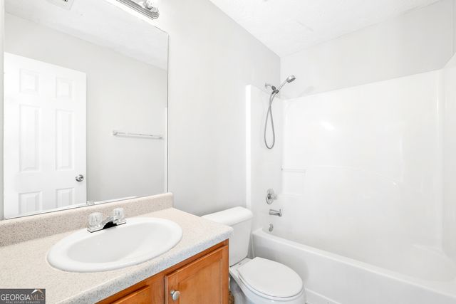 719 Tullamore Way, Hampton, GA 30228