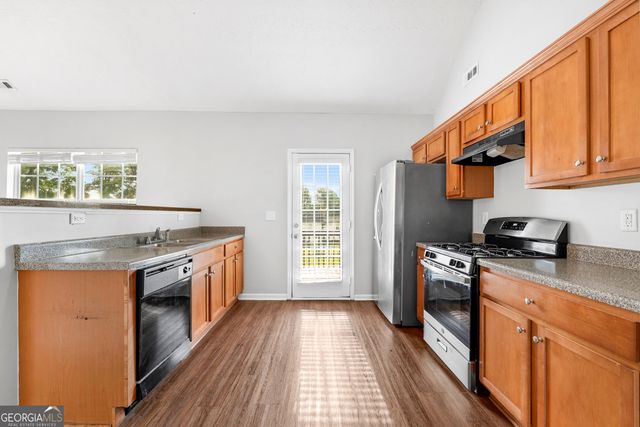 719 Tullamore Way, Hampton, GA 30228