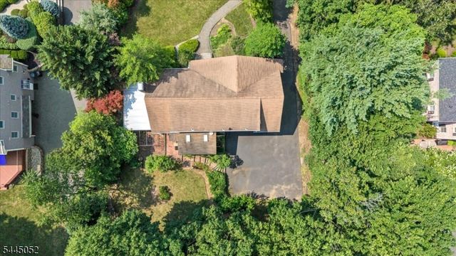 84 Green Ave, Madison Boro, NJ 07940