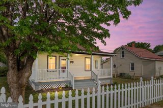 325 RITENOUR ST, Front Royal, VA 22630