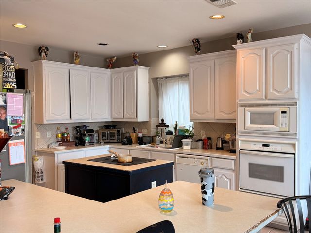 1212 Badbury Lane, Grand Prairie, TX 75052